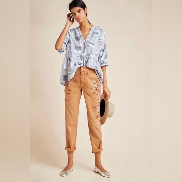 ☀️Anthropologie Embroidered Wanderer Embroidered Cargo Pants - Picture 9 of 10